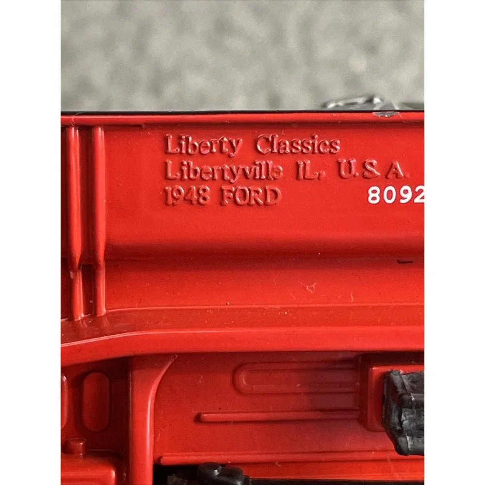 liberty Classics,‎ 1948 Ford pickup, Bank, , 1/ 25 Scale